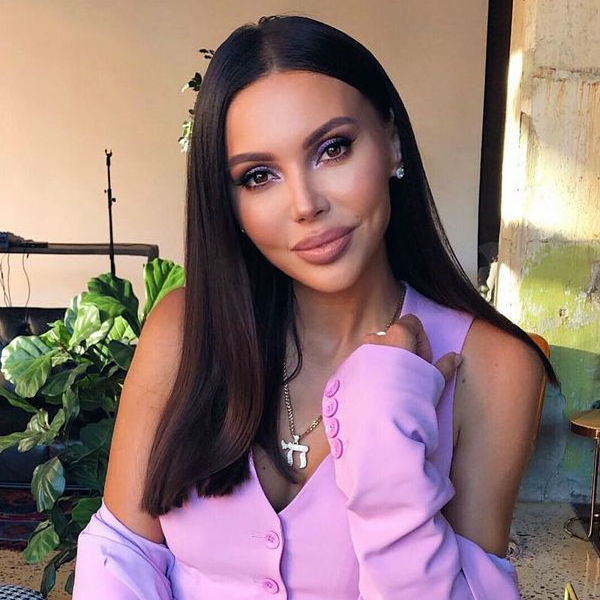 32-летняя Оксана Самойлова решила сделать повторную пластику груди после рождения четвертого ребенка 32-летняя Оксана Самойлова решила сделать повторную пластику груди после рождения четвертого ребенка