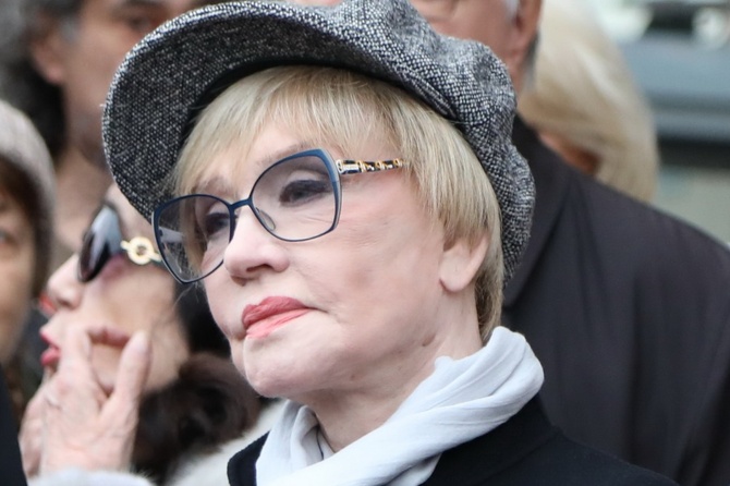 что стало с лицом Алентовой после пластики