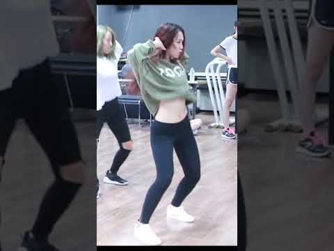 #short 미공개 KPOP 걸그룹 연습영상 #shorts​​​ #마마무 #MAMAMOO #Décalcomanie #데칼코마니​​​ #짧은영상 #짧은동영상