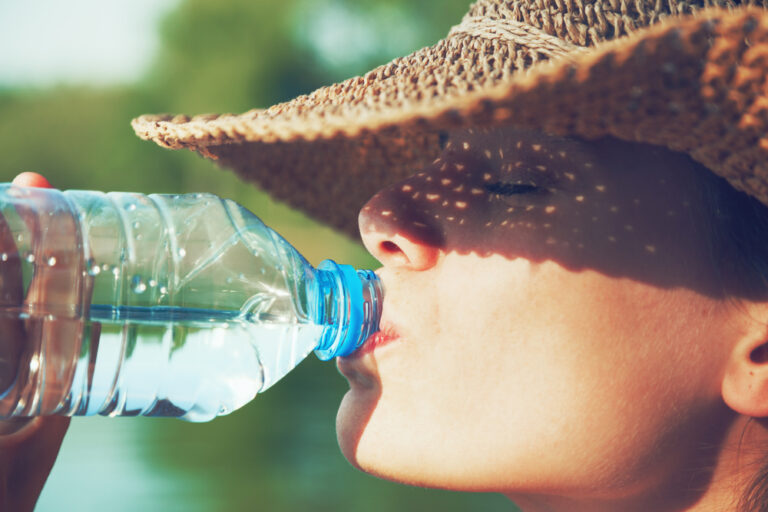 какую воду лучше пить летом? — ЗдоровьеИнфо какую воду лучше пить летом? — ЗдоровьеИнфо