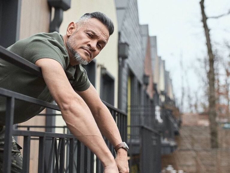 50-летний Хименес-Браво рассказал, зачем делает себе гормональные импланты - ГОРДОН